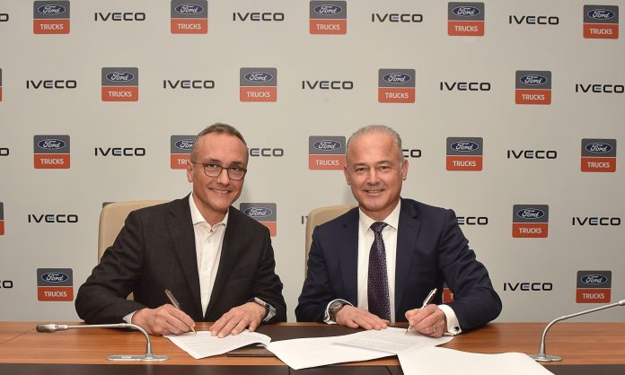 Luca Sra, President of the Truck Business Unit at Iveco;Güven Özyurt, General Manager of Ford Otosan