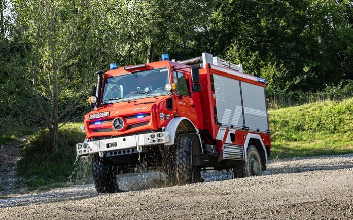 Mercedes-Benz Special Trucks zeigt auf der RETTmobil einen hochgeländegängigen Unimog als TanklöschfahrzeugMercedes-Benz Special Trucks presents a extreme off-road Unimog fire-fighting vehicle at the RETTmobil