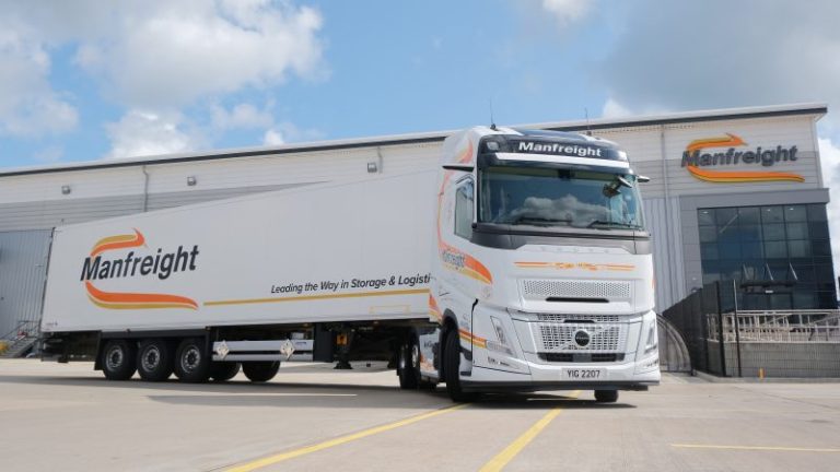 Manfreight gets delivery of first of 100 new S.KO COOL semi-trailers from Schmitz Cargobull