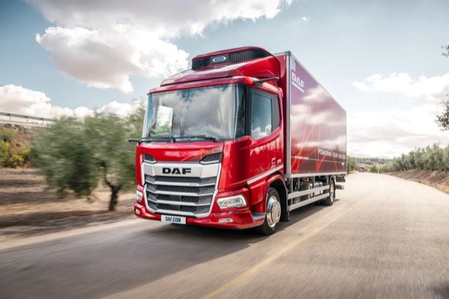 S5 P1 DAF XD awarded best rigid distribution truck in Ireland.jpg